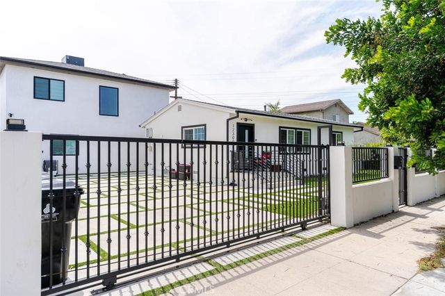 12300 Stagg, North Hollywood, CA 91605