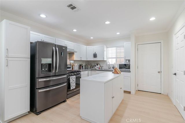 12300 Stagg, North Hollywood, CA 91605