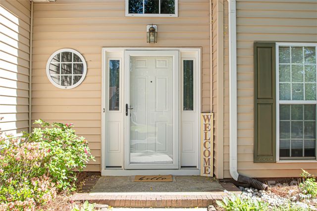 1621 Mountain Ashe Court, Matthews, NC 28105