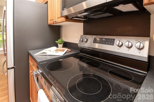 1621 Mountain Ashe Court, Matthews, NC 28105