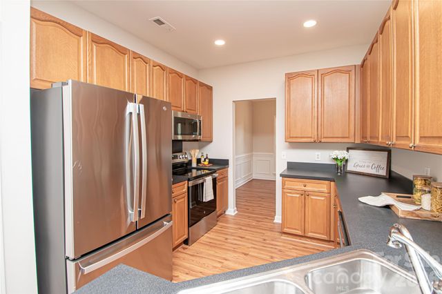 1621 Mountain Ashe Court, Matthews, NC 28105