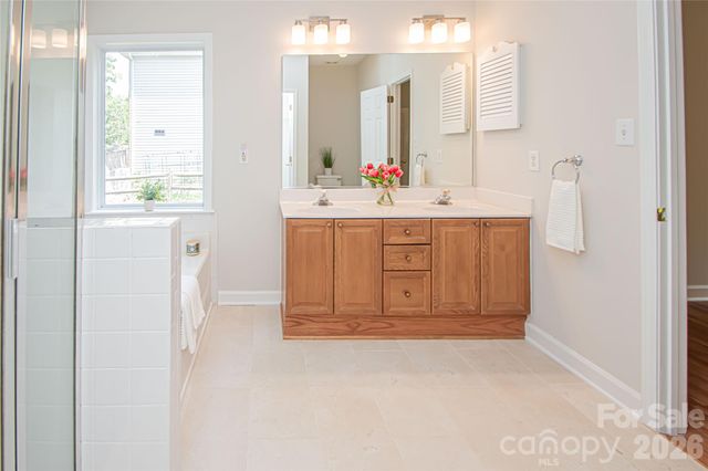 1621 Mountain Ashe Court, Matthews, NC 28105