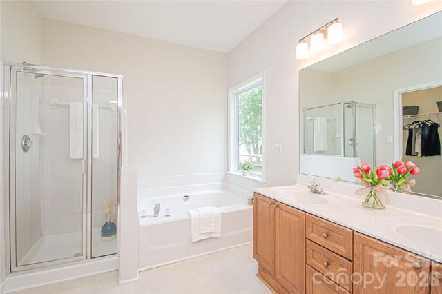 1621 Mountain Ashe Court, Matthews, NC 28105