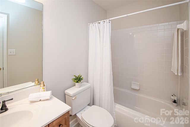 1621 Mountain Ashe Court, Matthews, NC 28105