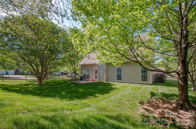 1621 Mountain Ashe Court, Matthews, NC 28105