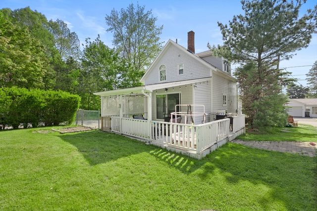 32 Mohill Ave, Swansea, MA 02777