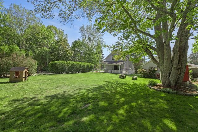 32 Mohill Ave, Swansea, MA 02777