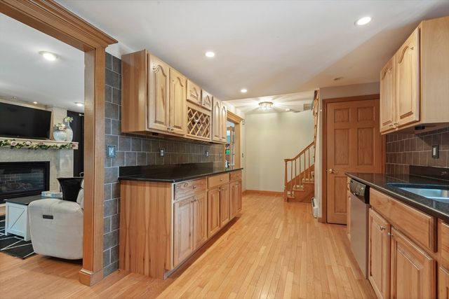 32 Mohill Ave, Swansea, MA 02777