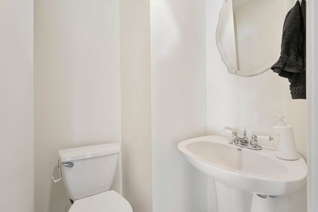 32 Mohill Ave, Swansea, MA 02777