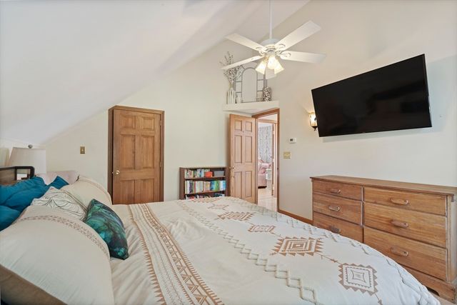 32 Mohill Ave, Swansea, MA 02777