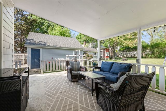 32 Mohill Ave, Swansea, MA 02777