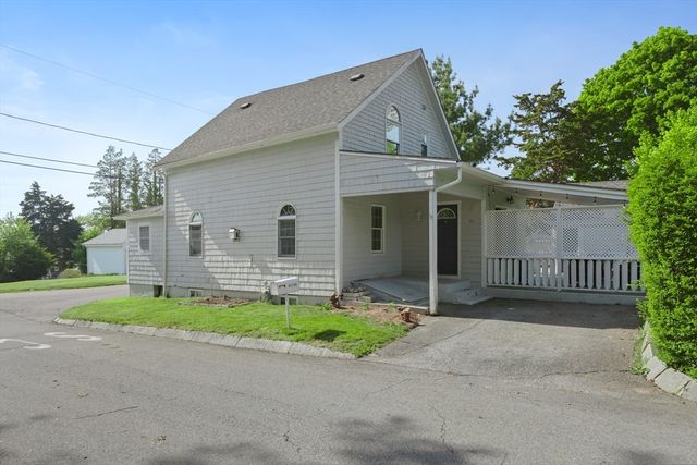32 Mohill Ave, Swansea, MA 02777