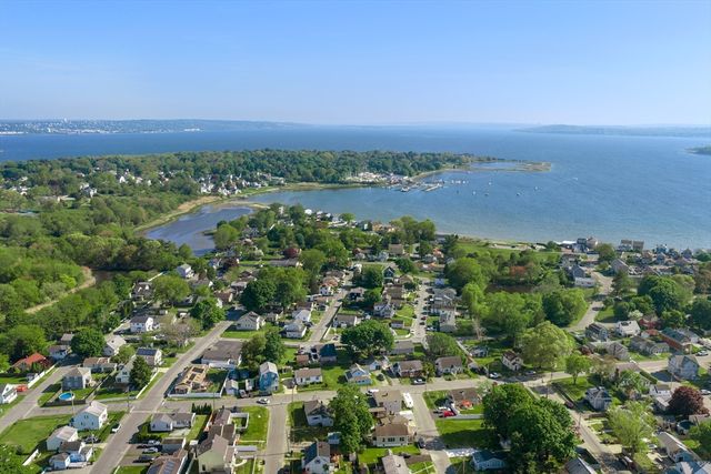 32 Mohill Ave, Swansea, MA 02777
