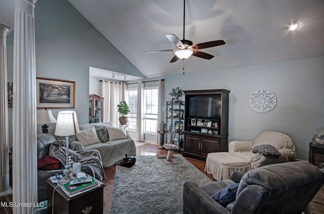 23 Club Oaks Circle, Pearl, MS 39208