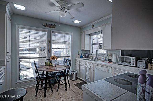 23 Club Oaks Circle, Pearl, MS 39208