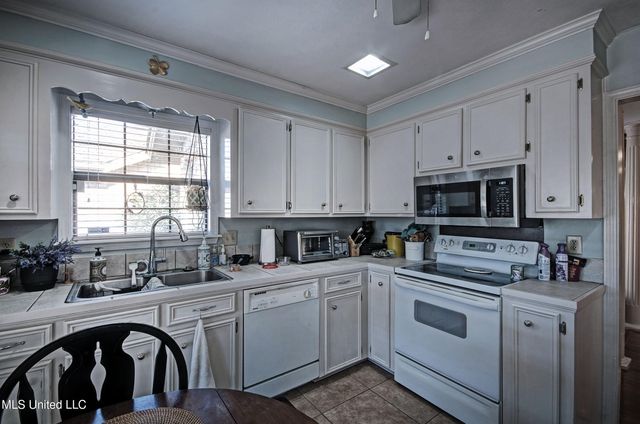 23 Club Oaks Circle, Pearl, MS 39208