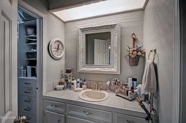 23 Club Oaks Circle, Pearl, MS 39208