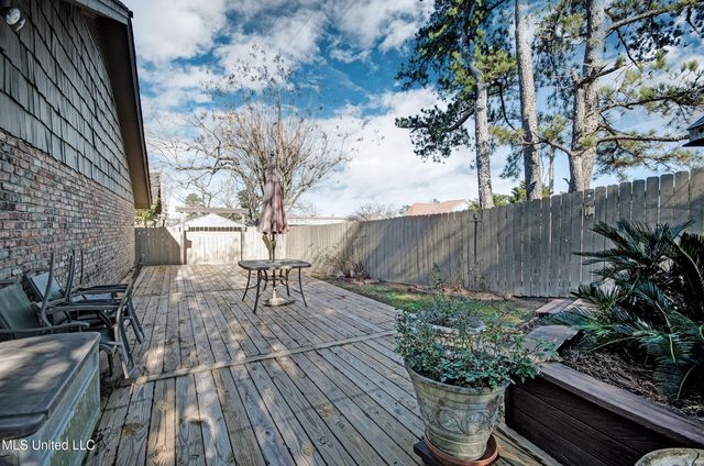 23 Club Oaks Circle, Pearl, MS 39208