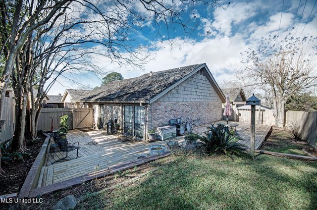 23 Club Oaks Circle, Pearl, MS 39208