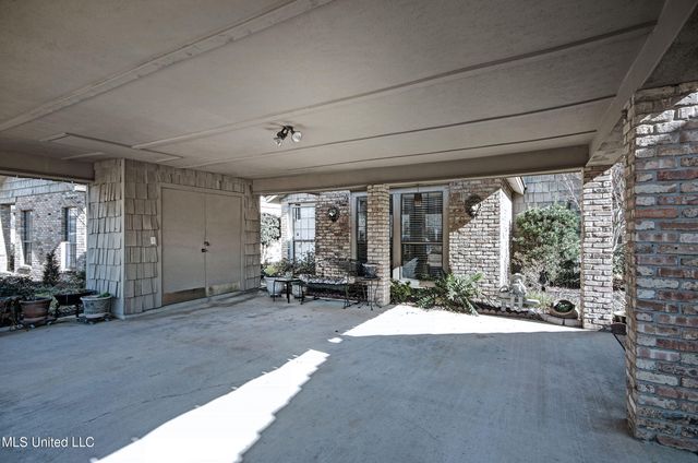 23 Club Oaks Circle, Pearl, MS 39208