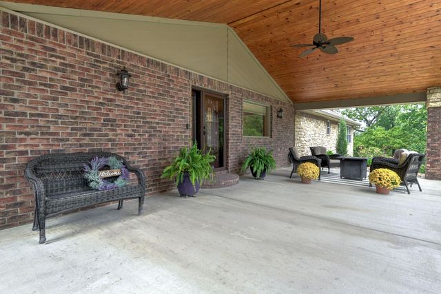 133 Dogwood Crest, Branson West, MO 65737