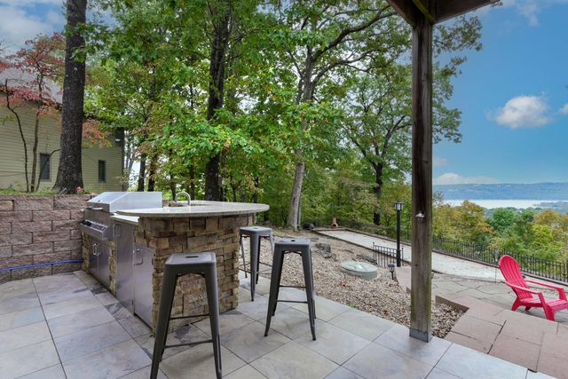 133 Dogwood Crest, Branson West, MO 65737