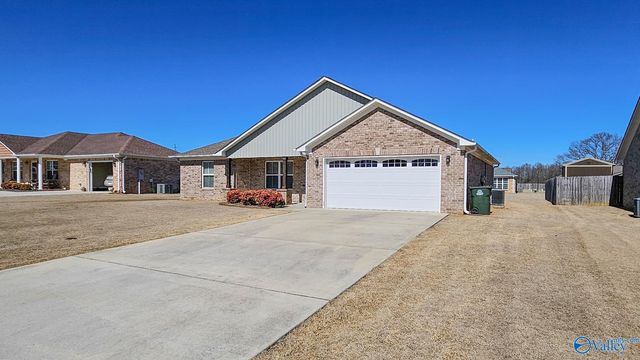 19105 Racheals Loop, Athens, AL 35611