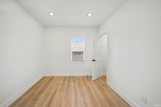 1410 W Indiana Avenue, South Bend, IN 46613