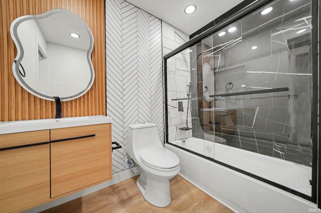 1410 W Indiana Avenue, South Bend, IN 46613