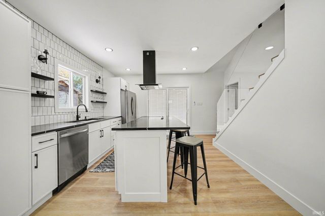 1410 W Indiana Avenue, South Bend, IN 46613