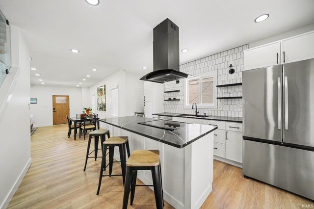 1410 W Indiana Avenue, South Bend, IN 46613