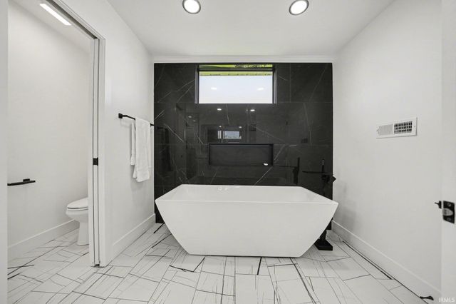 1410 W Indiana Avenue, South Bend, IN 46613