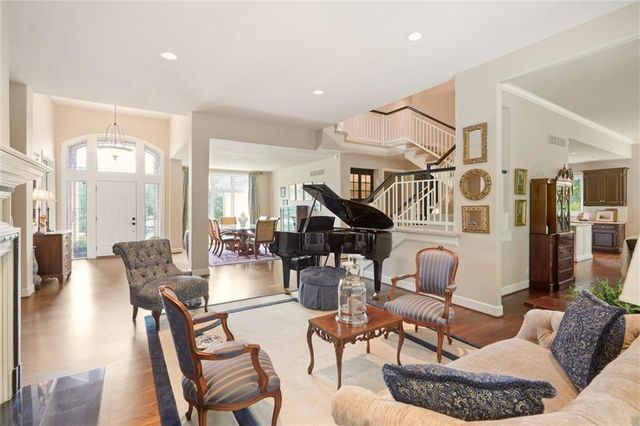 15040 Sherwood Street, Leawood, KS 66224