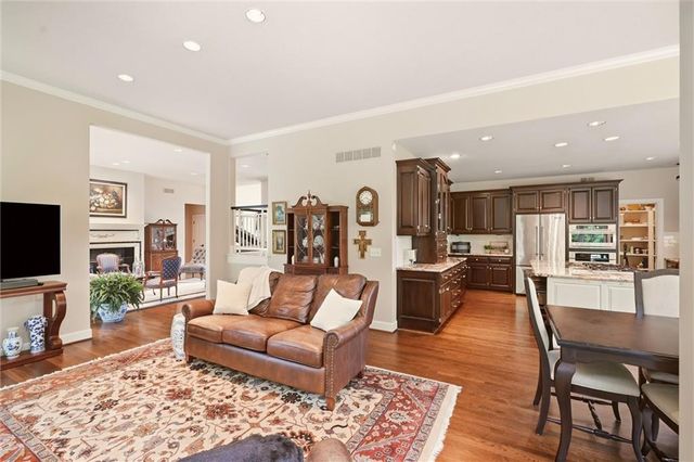 15040 Sherwood Street, Leawood, KS 66224