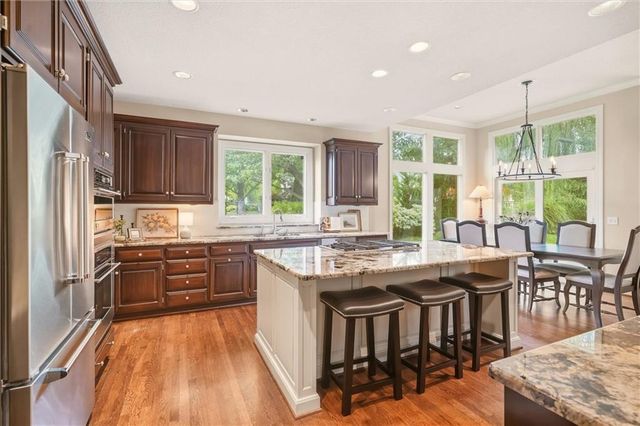 15040 Sherwood Street, Leawood, KS 66224