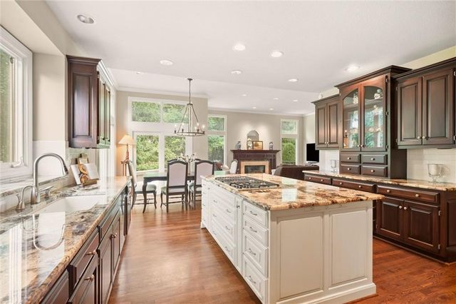 15040 Sherwood Street, Leawood, KS 66224