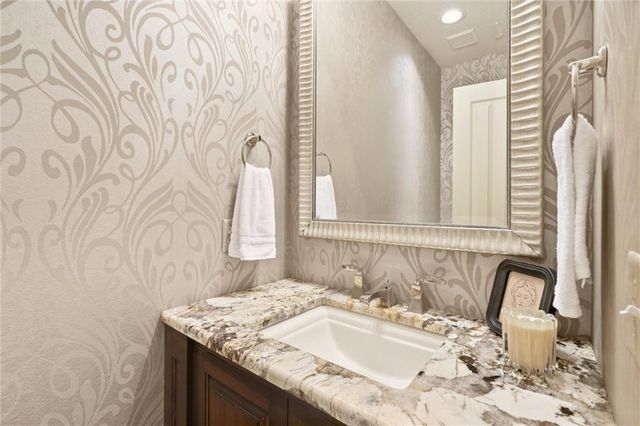 15040 Sherwood Street, Leawood, KS 66224