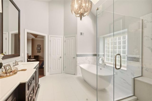 15040 Sherwood Street, Leawood, KS 66224