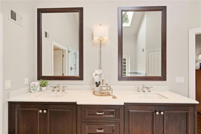 15040 Sherwood Street, Leawood, KS 66224