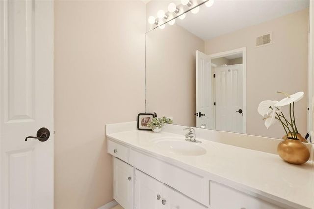 15040 Sherwood Street, Leawood, KS 66224