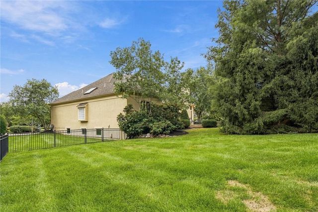 15040 Sherwood Street, Leawood, KS 66224