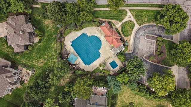 15040 Sherwood Street, Leawood, KS 66224