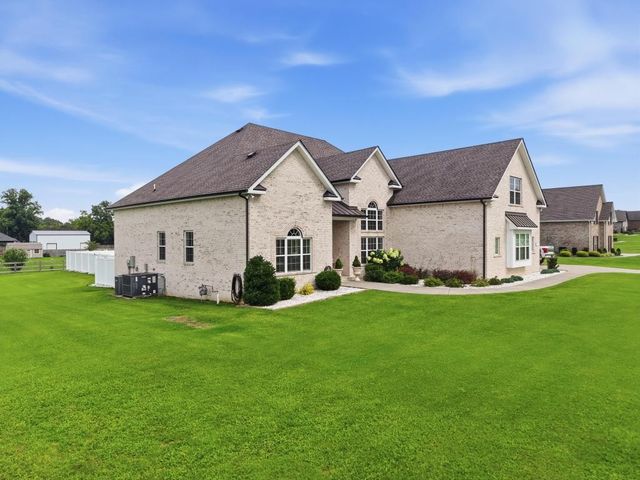 351 Drivers Ln, Gallatin, TN 37066