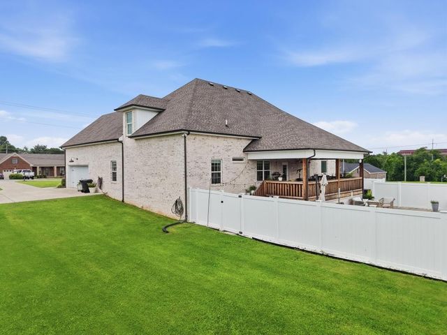 351 Drivers Ln, Gallatin, TN 37066