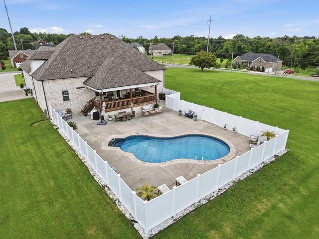 351 Drivers Ln, Gallatin, TN 37066