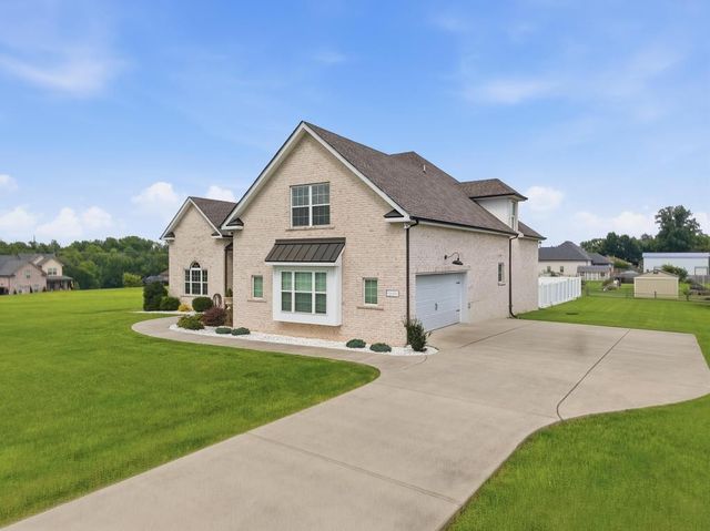 351 Drivers Ln, Gallatin, TN 37066