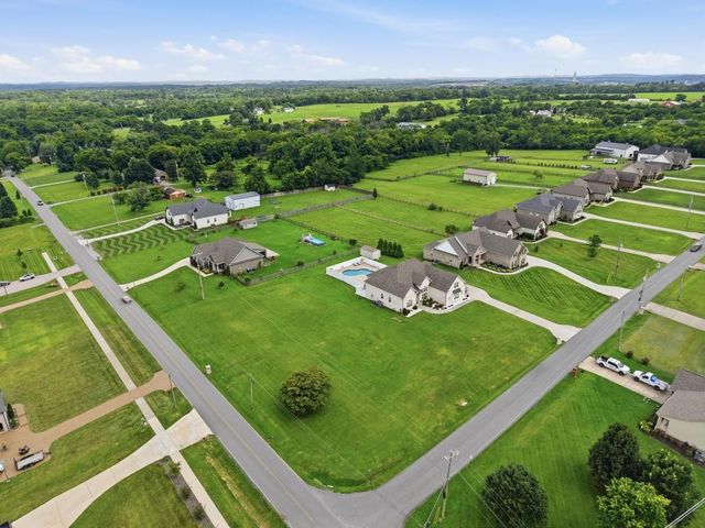 351 Drivers Ln, Gallatin, TN 37066