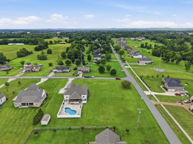 351 Drivers Ln, Gallatin, TN 37066