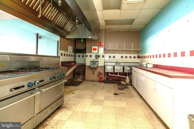 729 E LANDIS AVE, Vineland, NJ 08360