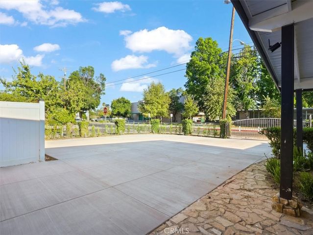 8501 Enfield Avenue, Northridge, CA 90011